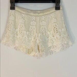 Mossimo Supply Co. Women’s Cream Lace Shorts